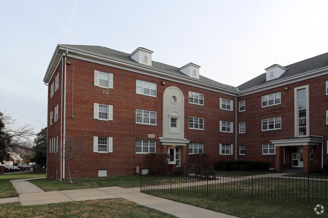 Primary Photo - University Landing Apartments