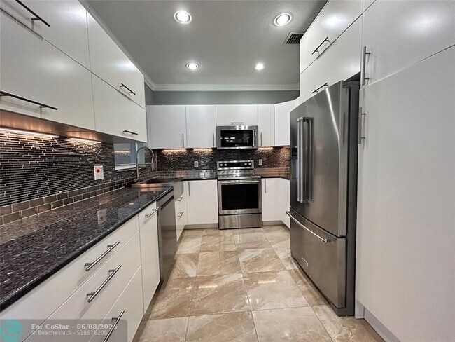 Building Photo - 604 NW 170th Terrace