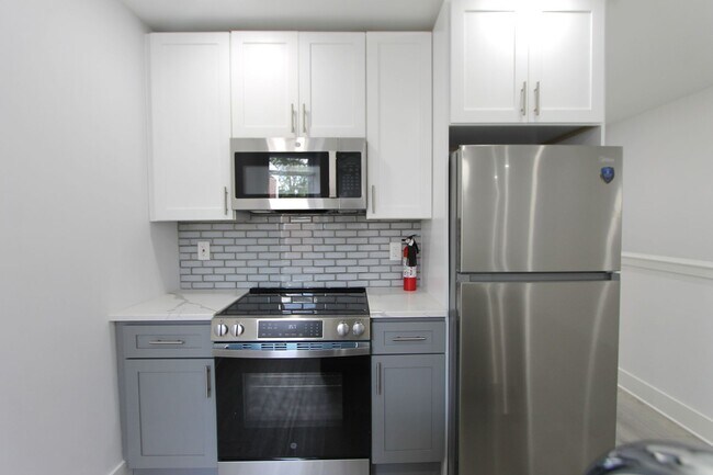 Building Photo - 103 E Coulter St