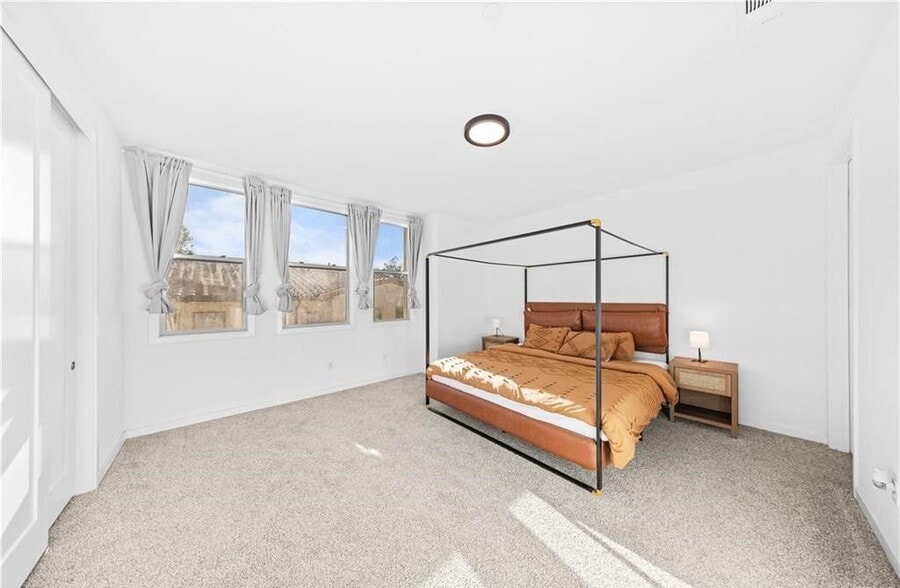 Building Photo - 856 Francesca Dr