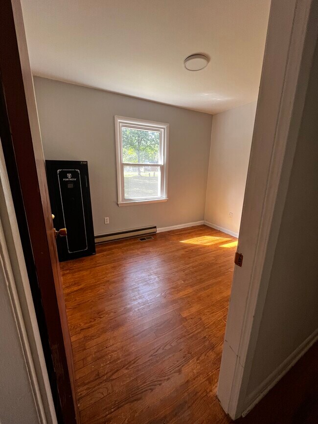 Building Photo - 9745 Poindexter Rd