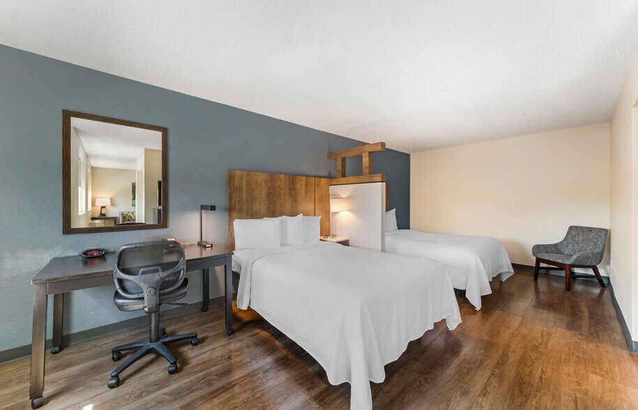 Building Photo - Furnished Studio-Miami - Airport - Doral - 25th Street