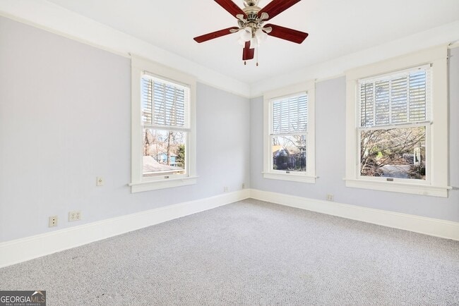 Building Photo - 300 Oxford Pl NE