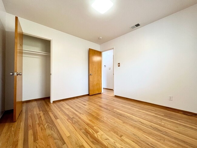 Building Photo - Updated 3-Bed / 2-Bath Single-Family Home!