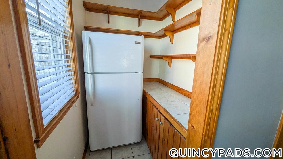 Building Photo - 37 Glover Ave