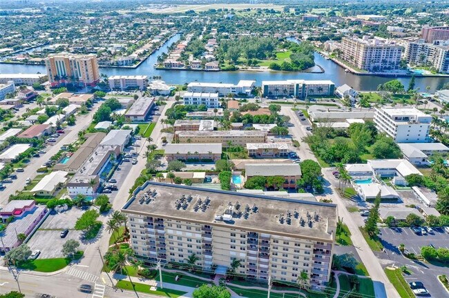 Building Photo - 1009 N Ocean Blvd