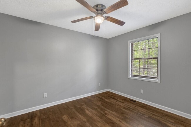 Building Photo - Three Bedroom Ranch w/ Basement in Dover w...