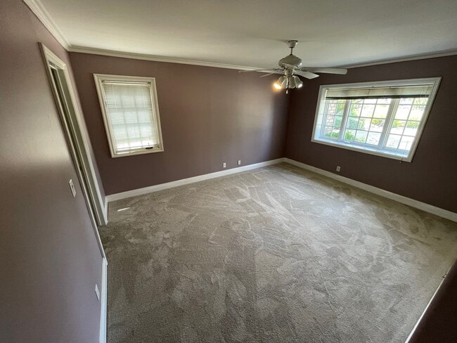 Building Photo - 19077 Oriente Dr