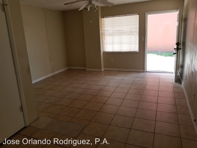 Building Photo - 1619 W Oak Ridge Rd