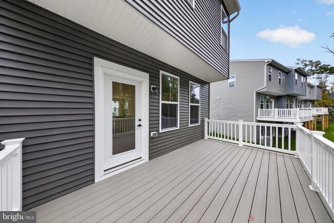 Building Photo - 1863 Bergerac Ct