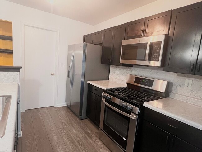 Building Photo - 2407 Stoughton Cir