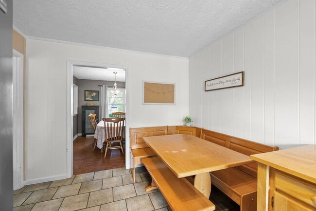 Building Photo - 3611 Bahama Dr