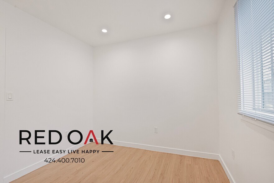 Building Photo - 3152 James M Wood Blvd