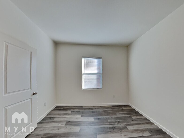 Building Photo - 5549 Ladytown Ln