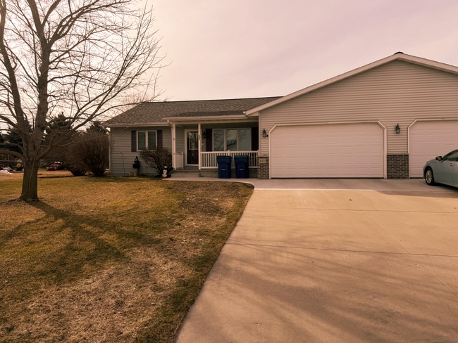 Building Photo - 202 Margaret Ave