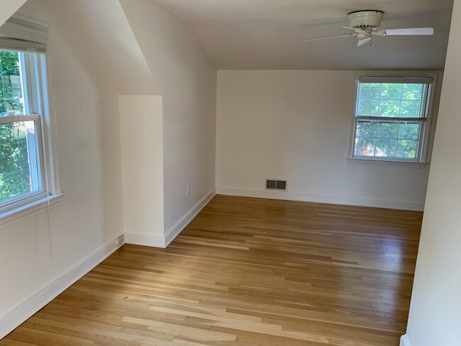 Building Photo - 9511 Singleton Dr