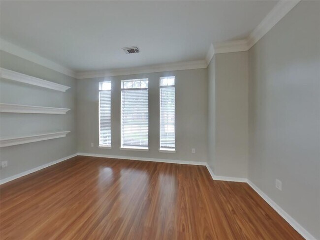 Building Photo - 7302 Emerald Glen Dr