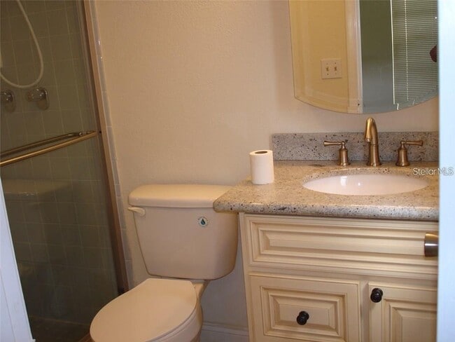 Building Photo - 7211 W Country Club Dr N