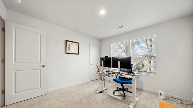 Building Photo - 127 Villa Ln