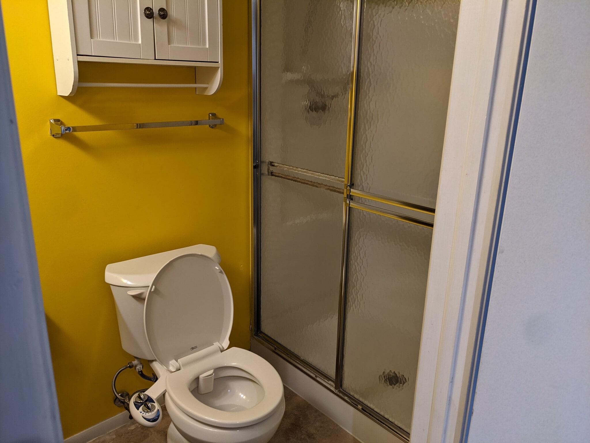 Basement full bath. - 2854 S Meade St