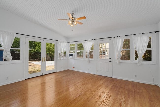 Building Photo - 1500 Newning Ave