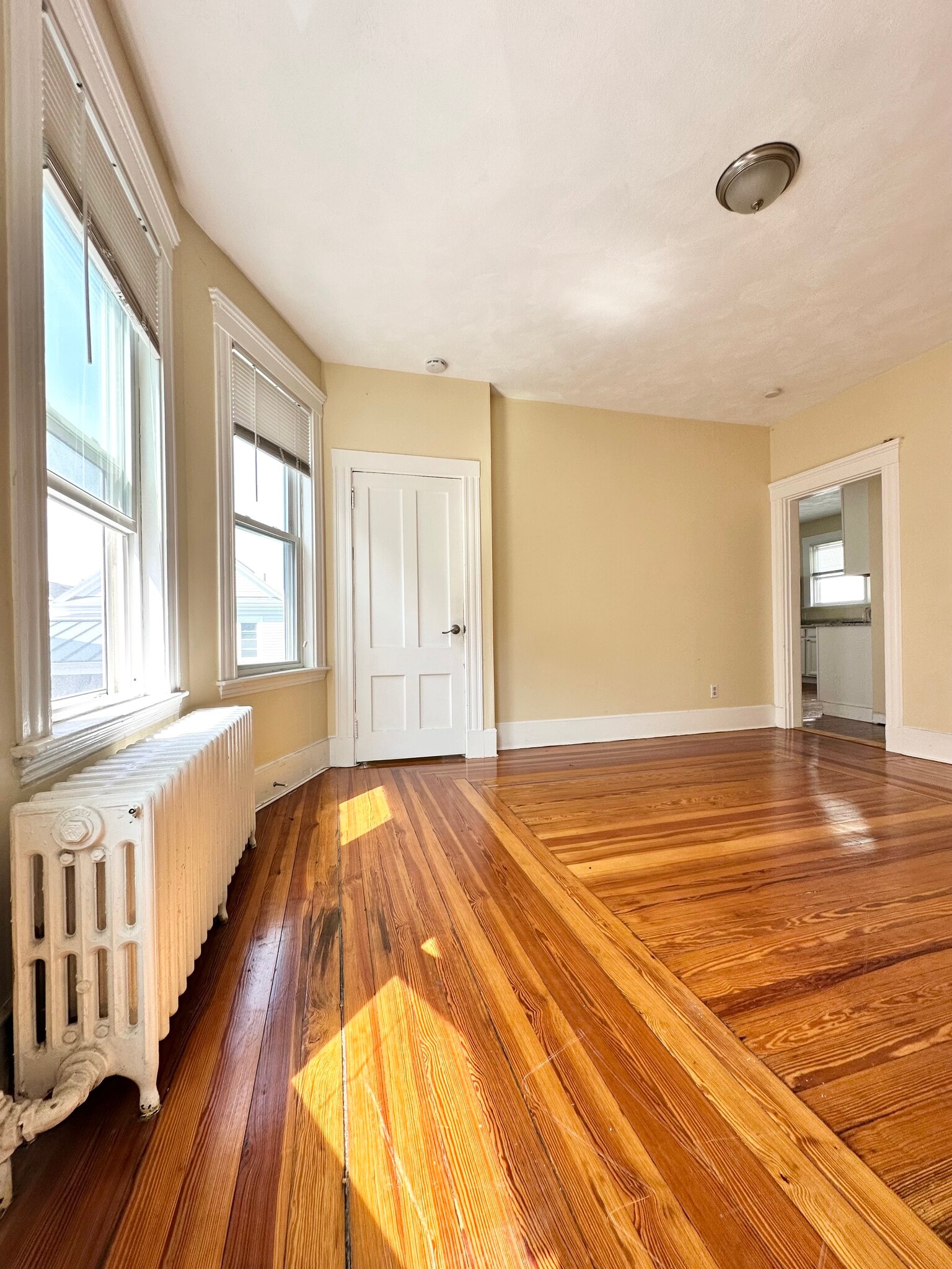 Living Room — current layout - 17 Dow St