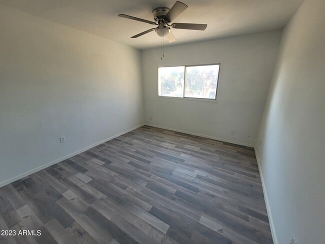 Building Photo - 4667 N 21st Ave