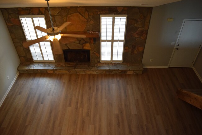 Building Photo - 272 Toweridge Dr SW