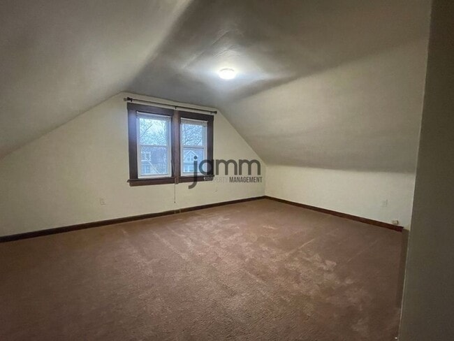 Building Photo - 1695 Glenmont Rd