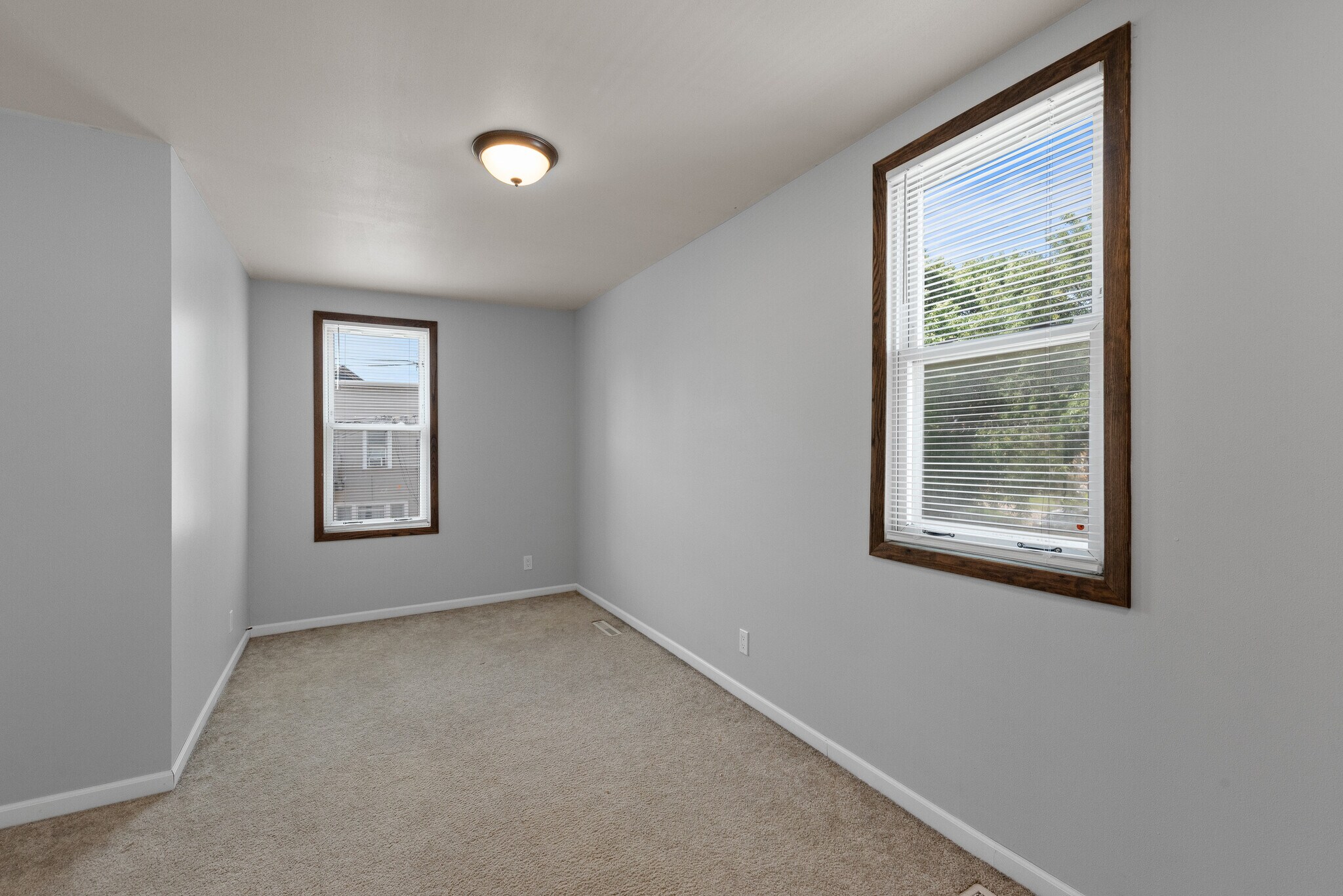 Building Photo - 1740 N Arlington Pl