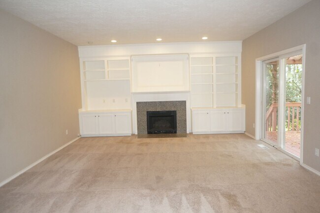 Building Photo - NW Portland Forest Heights Beauty. Flat backyard!