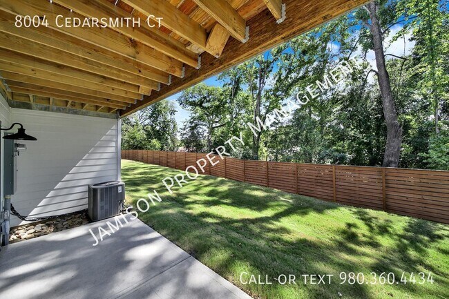 Building Photo - 8004 Cedarsmith Ct