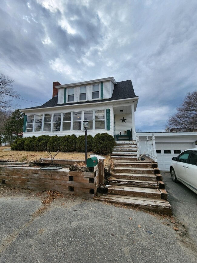 Building Photo - 344 Katahdin Ave