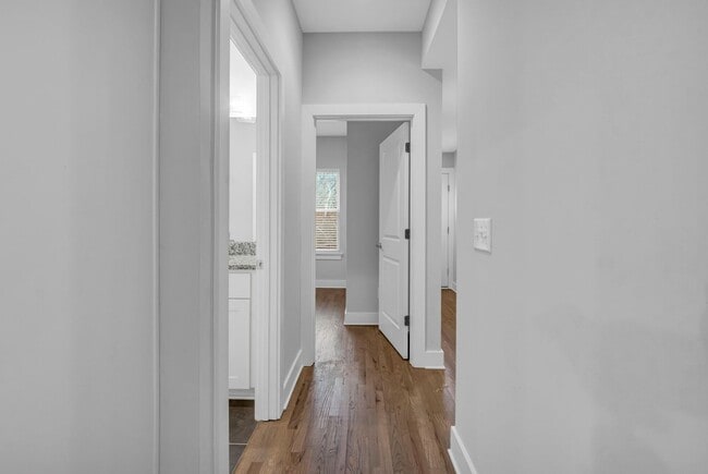 Building Photo - Beautiful North Nashville Home