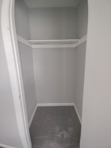 Building Photo - 16 Duiguid Dr