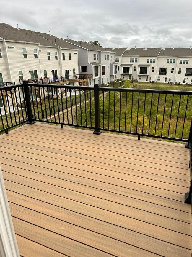 Building Photo - Three-Story Townhome