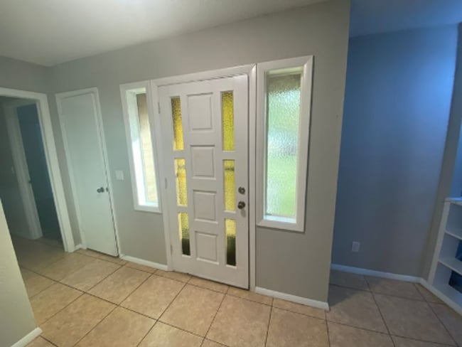 Building Photo - 3 Bedroom 2 Bath home in New Smyrna Beach for RENT!