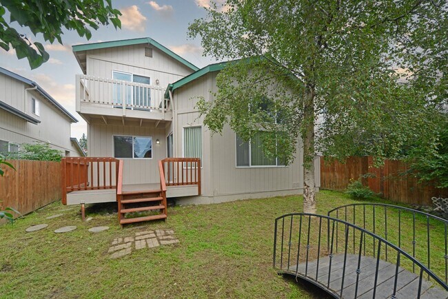 Building Photo - 264 Dailey Ave