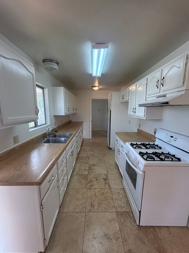 Building Photo - FOR RENT 1+1 Midtown Ventura DUPLEX