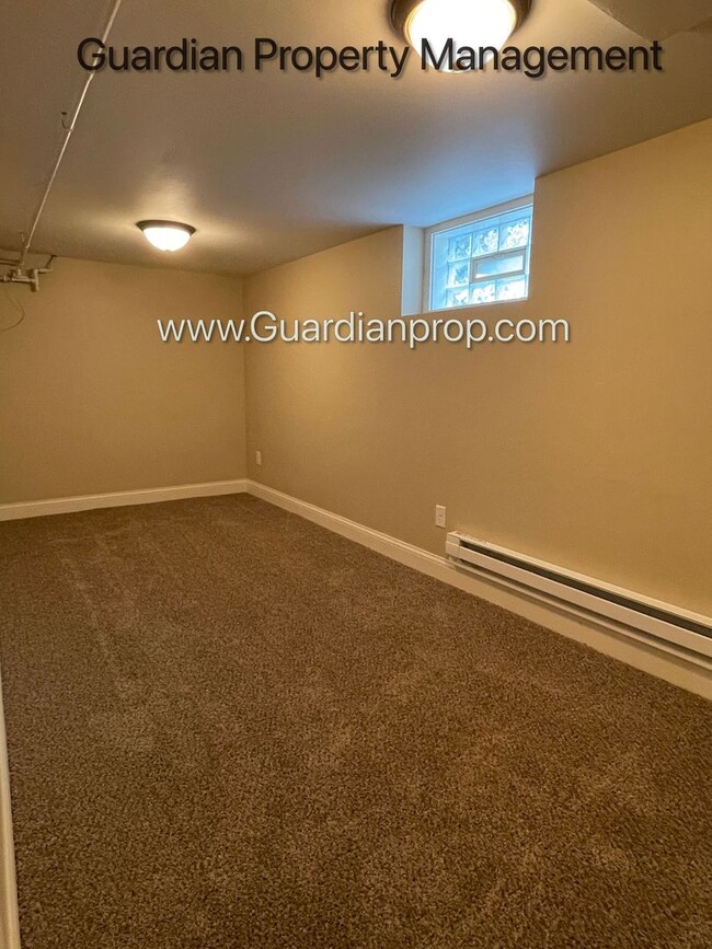Building Photo - South Minneapolis Single Family Home, Fenc...