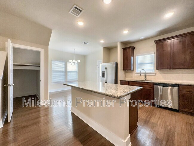 Building Photo - 3908 Ashton Dr