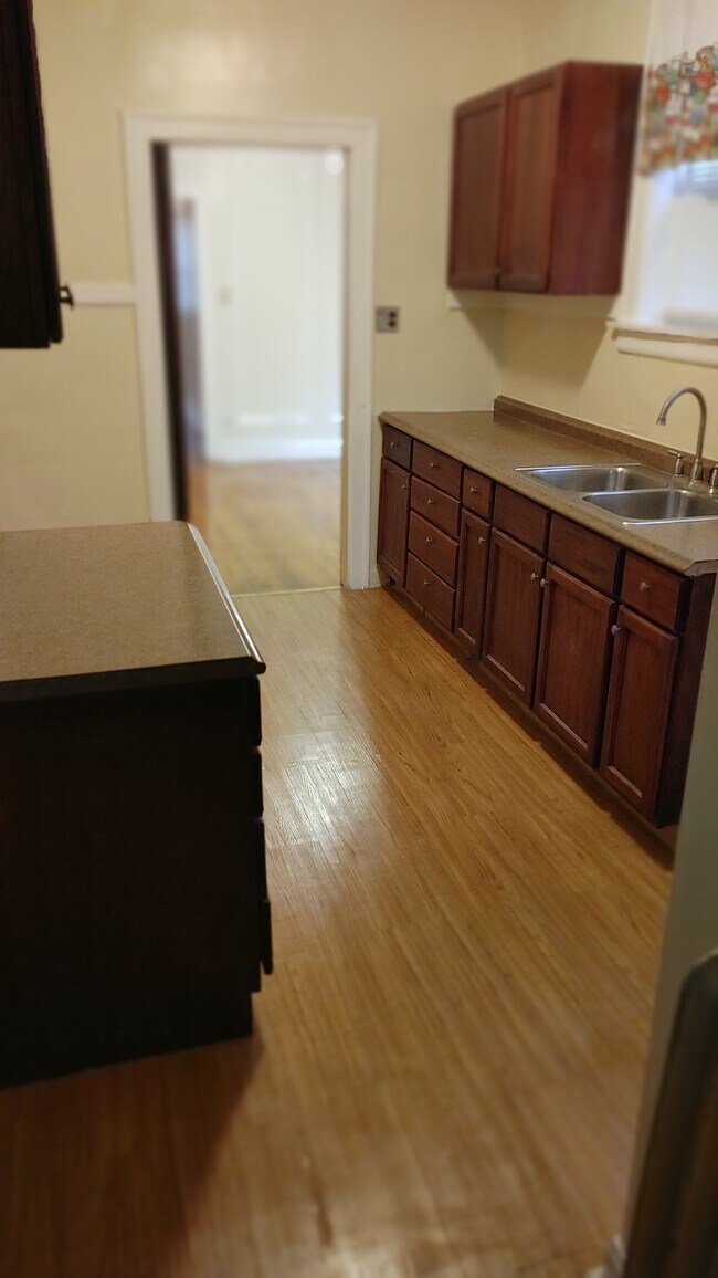 Kitchen - 7431 S Jeffery Blvd