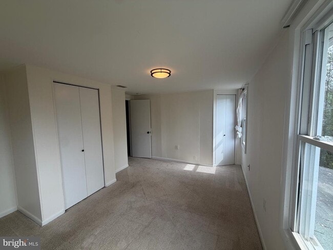 Building Photo - 5014 Delaware St