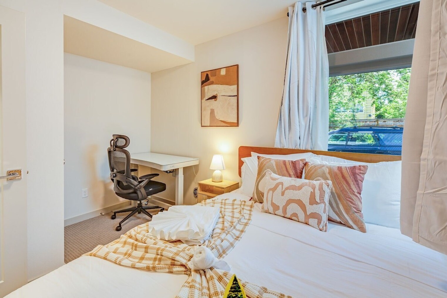 Building Photo - 2114 3rd Ave N