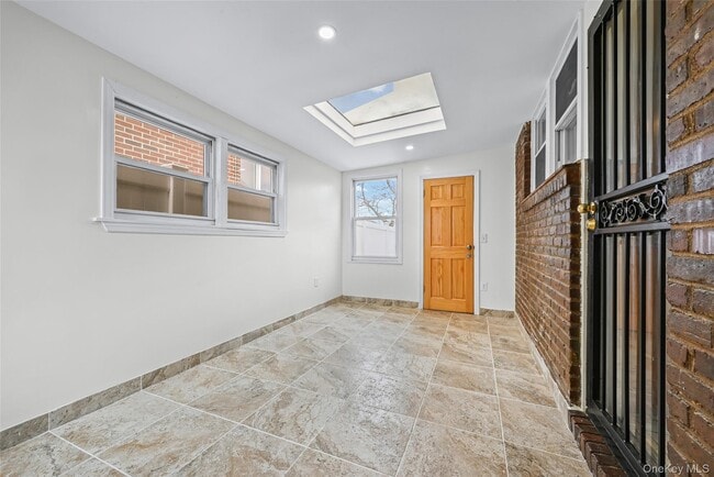 Building Photo - 151-67 27th Ave