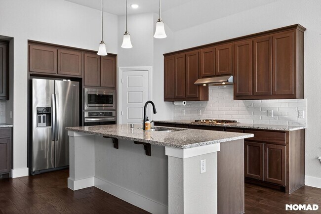 Building Photo - Spacious 4Bd/3Bath House in Little Elm