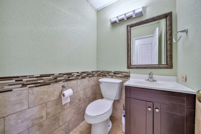 Building Photo - 3006 Mesquite Dr