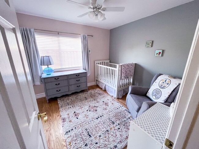 Building Photo - Beautiful 4-bedroom, 2-bathroom Newbury Pa...