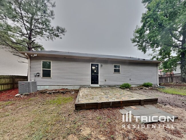 Building Photo - 605 Avondale Dr