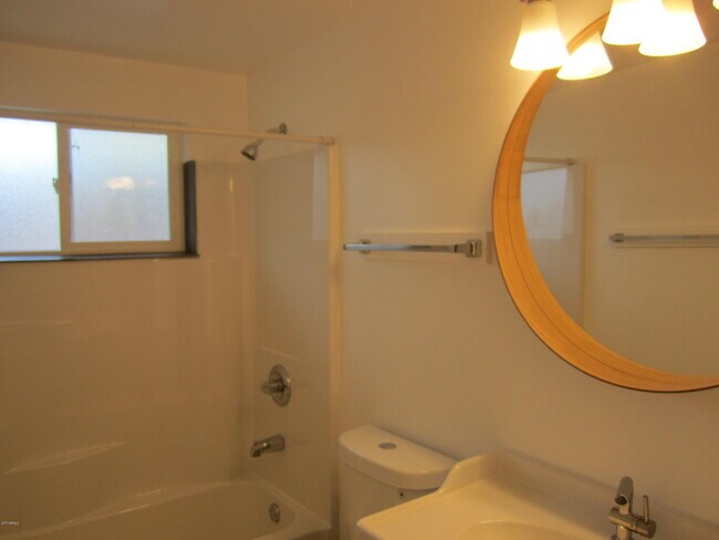 Building Photo - 2021 S Granada Dr
